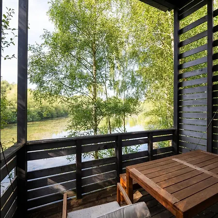 Ferienhaus Waterside Elegance At Sky Pad *