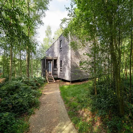 Waterside Elegance At Sky Pad