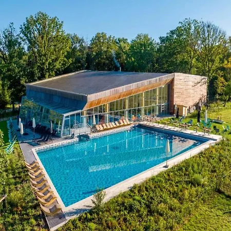 Ferienhaus Waterside Elegance At Sky Pad *