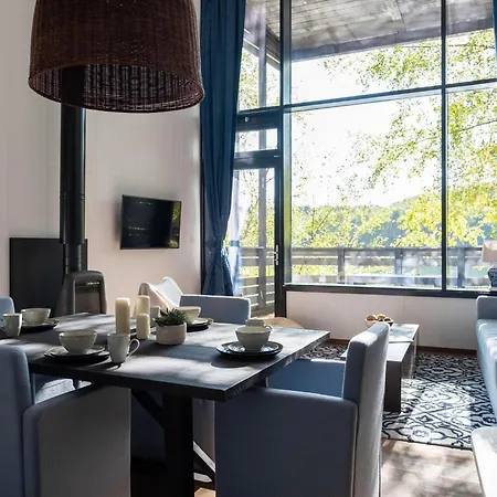 Ferienhaus Waterside Elegance At Sky Pad *