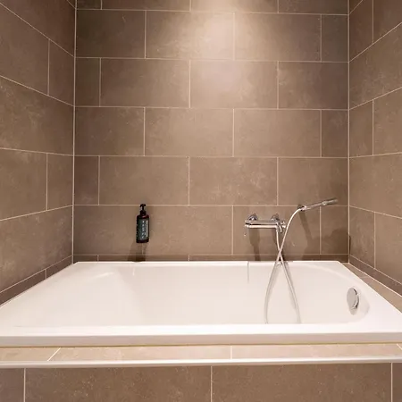 Feriehus Waterside Elegance At Sky Pad