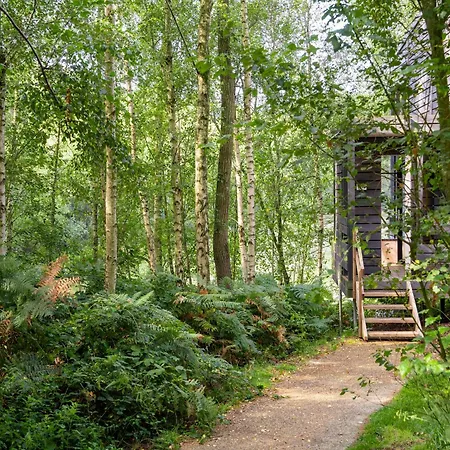 Waterside Elegance At Sky Pad Antoing